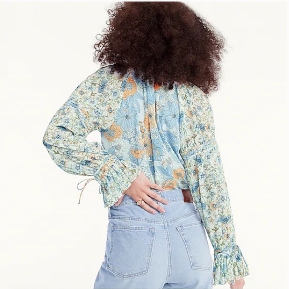 J. Crew Blue Floral Chiffon Crewneck Long Sleeve Spring Crinkle‎ Blouse Size M - Picture 11 of 11
